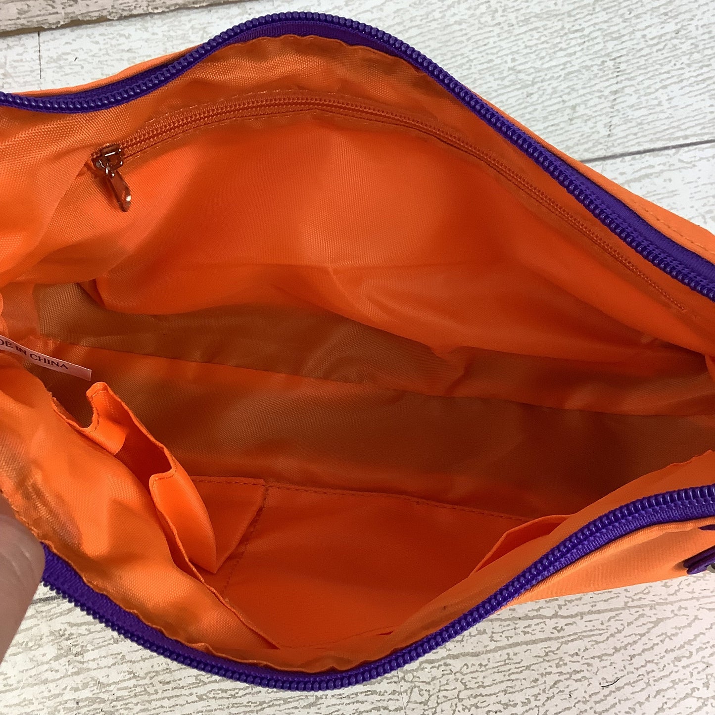Handbag By Clothes Mentor, Size: Medium