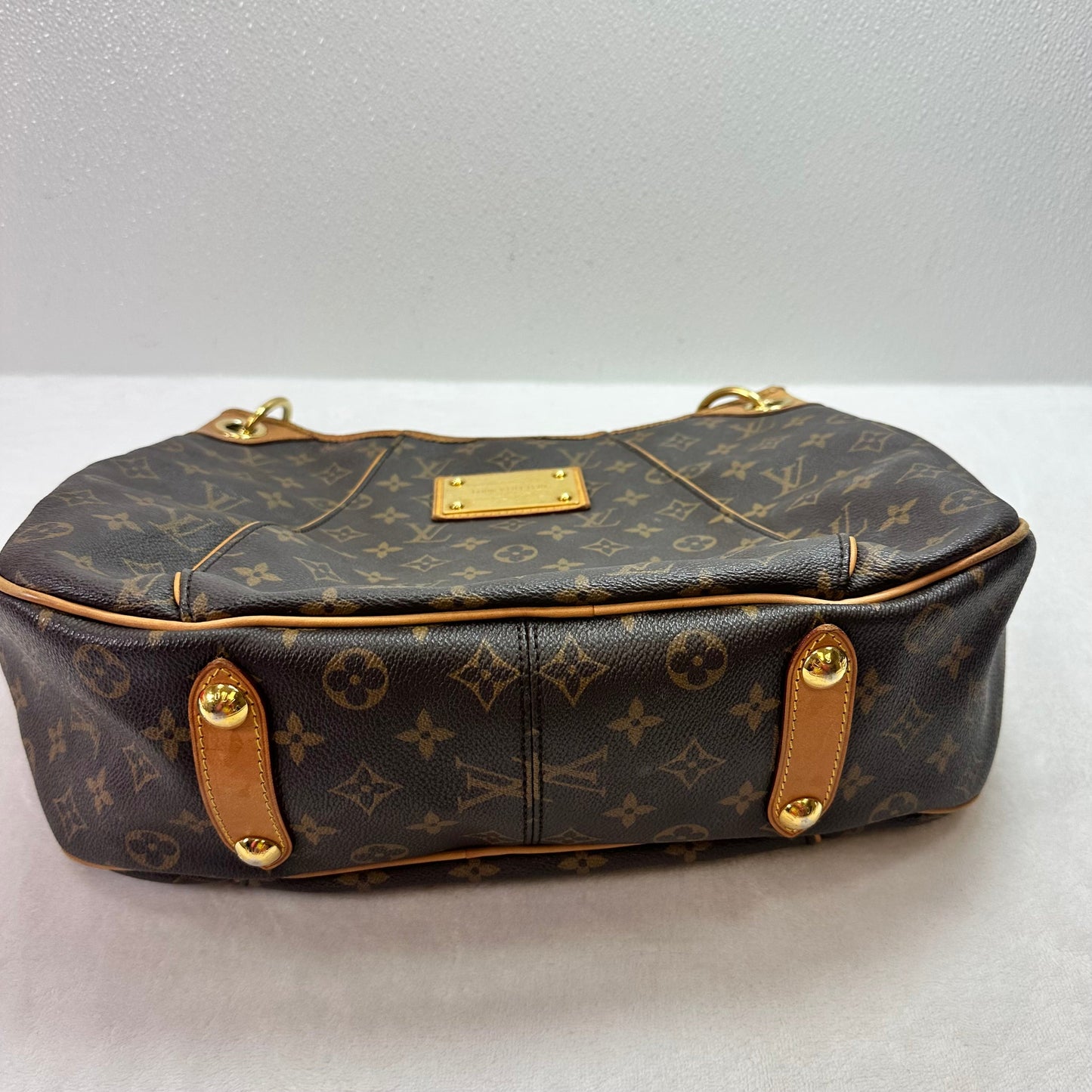 Galleria Handbag Luxury Designer By Louis Vuitton, Size: Medium