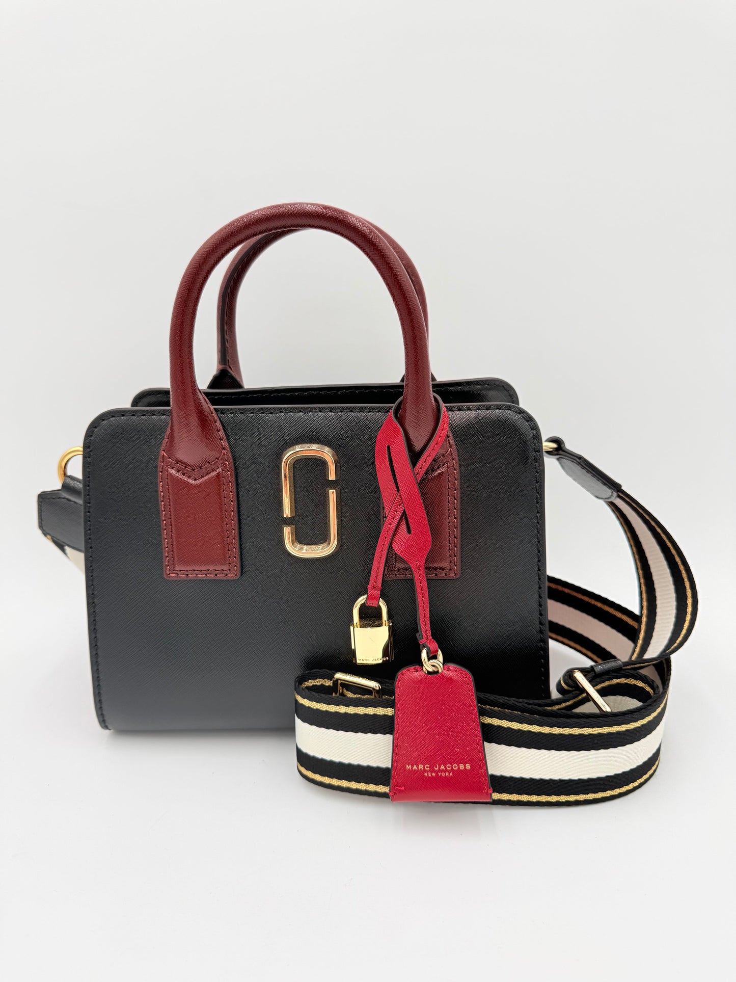 Handbag Luxury Designer By Marc Jacobs In Black & Red, Size:Medium