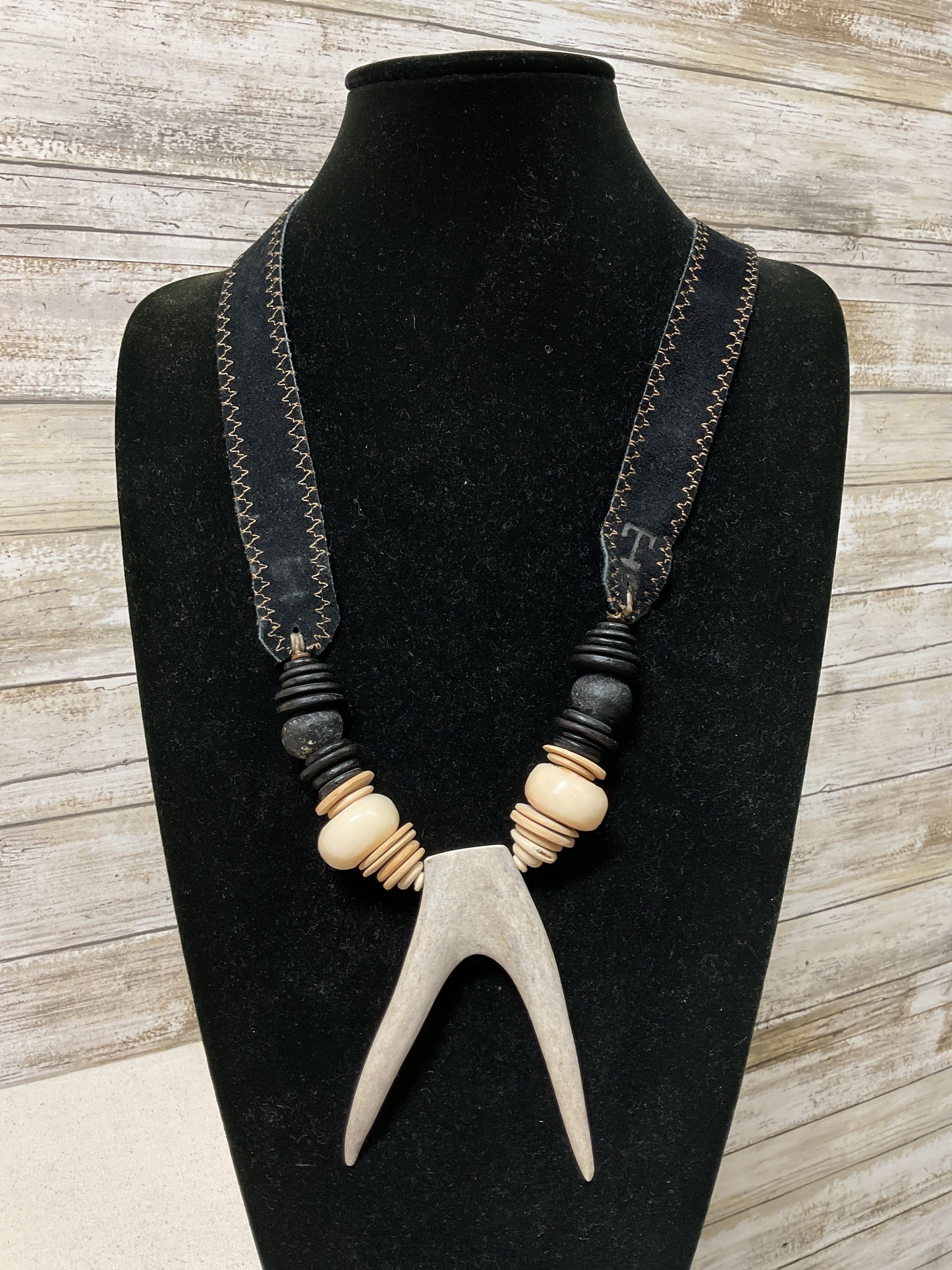 Necklace Statement By  Cmb In Black & Cream