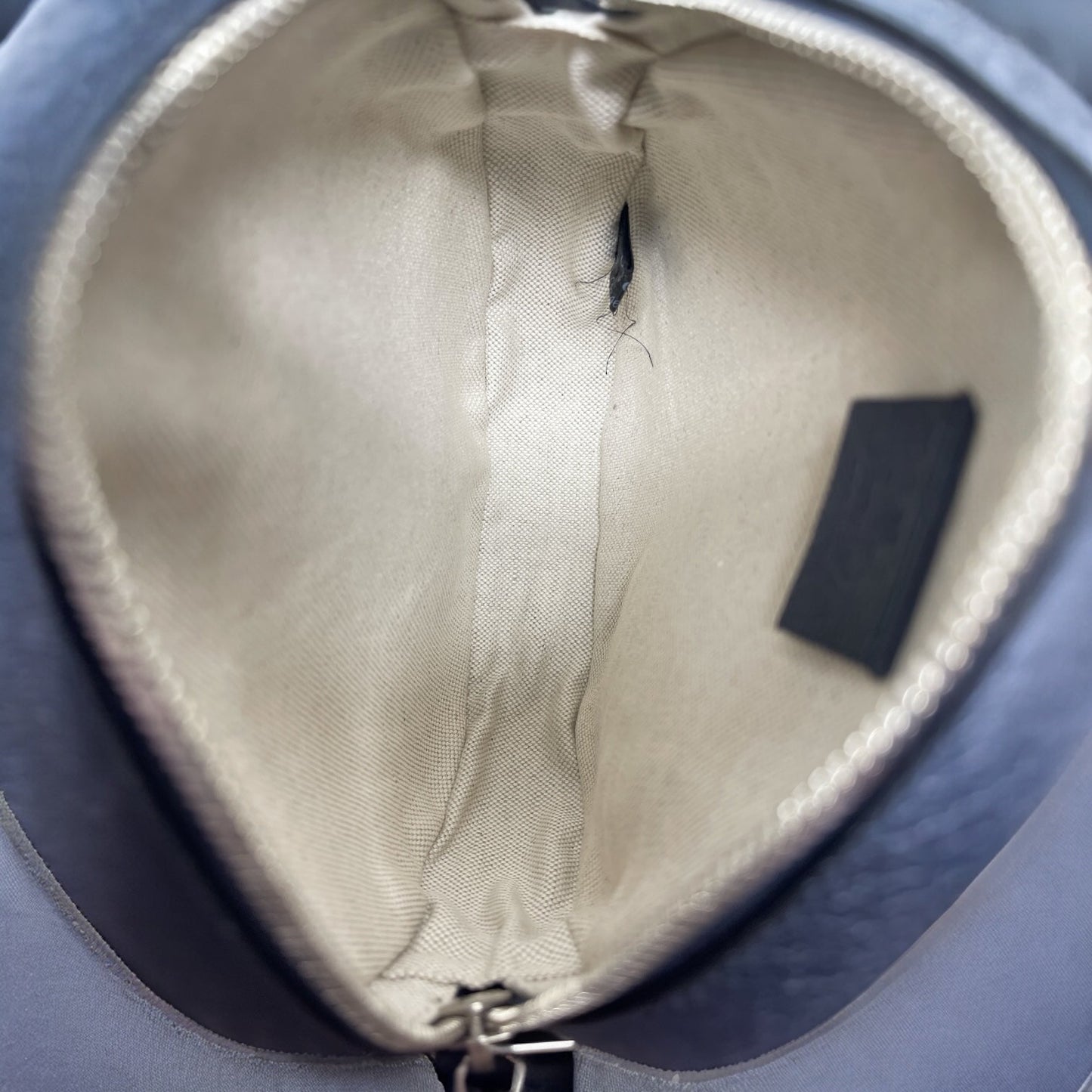 Crossbody Luxury Designer By Gucci, Size: Small