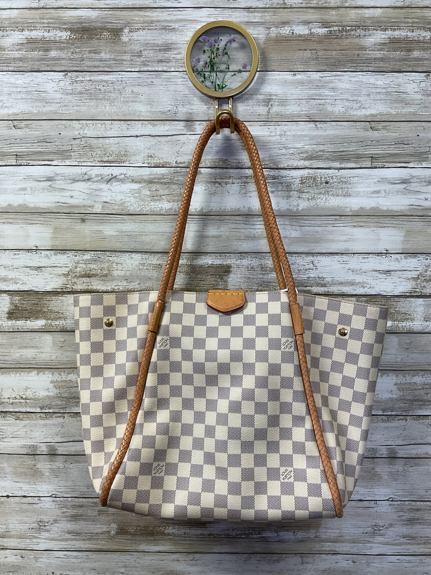 Handbag Luxury Designer By Louis Vuitton In Grey & White, Size:Medium