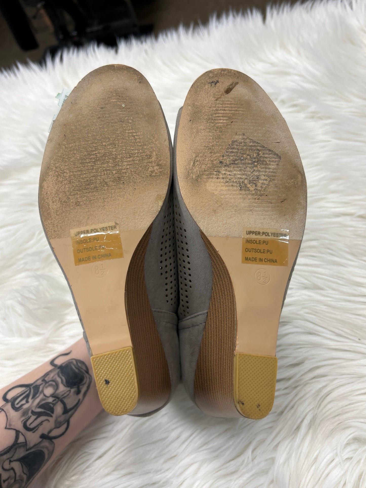 Shoes Heels Wedge By Clothes Mentor In Grey, Size:8.5