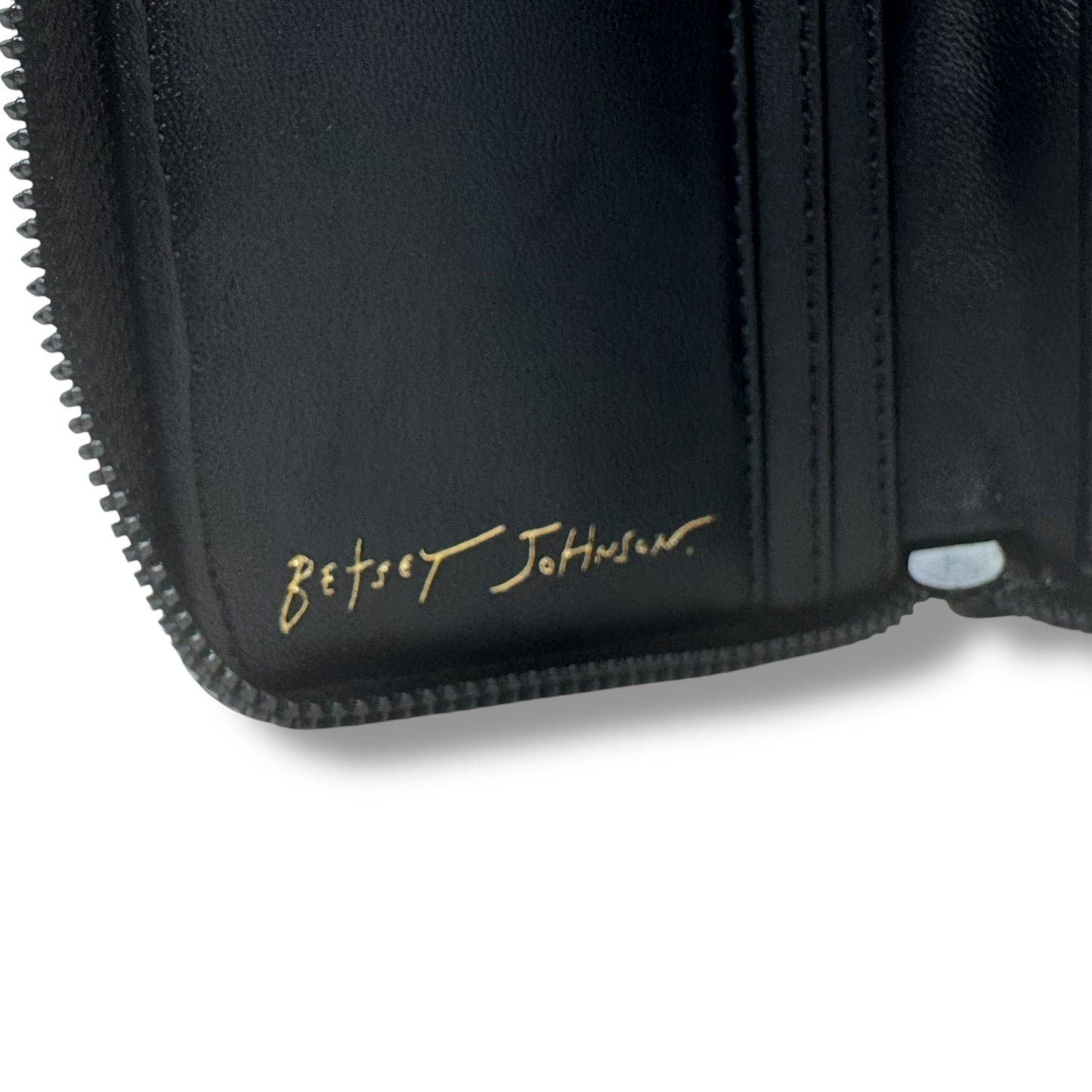 XO Zip Around Long Wallet Wristlet
 By Betsey Johnson, Size: Medium