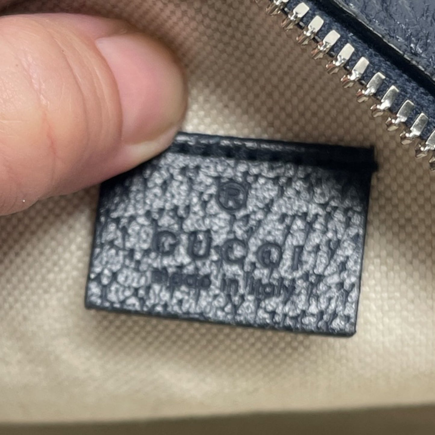 Crossbody Luxury Designer By Gucci, Size: Small