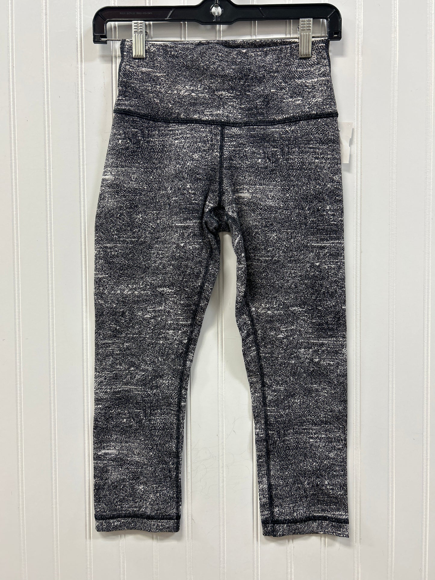 Athletic Leggings Capris By Lululemon In Black, Size:6