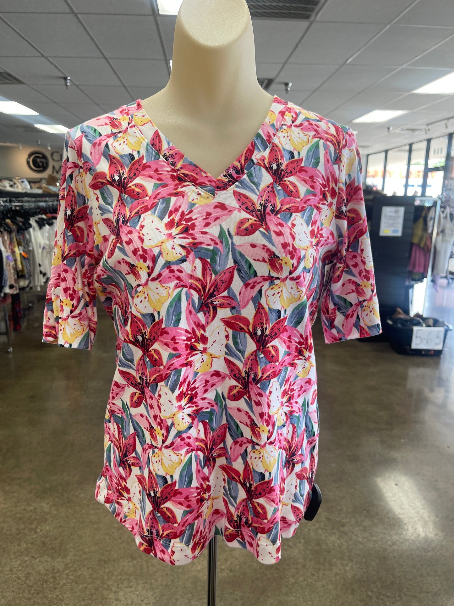 TOP SS by CHICOS In FLORAL PRINT, Size: S