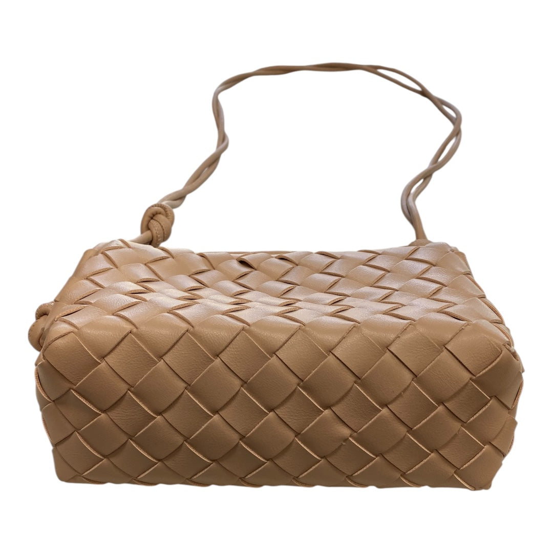 Handbag By Clothes Mentor In Tan, Size:Small