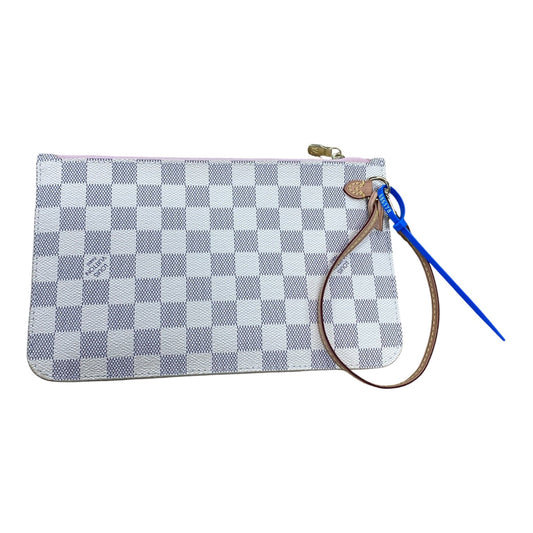 Wristlet Luxury Designer By Louis Vuitton In White, Size:Medium