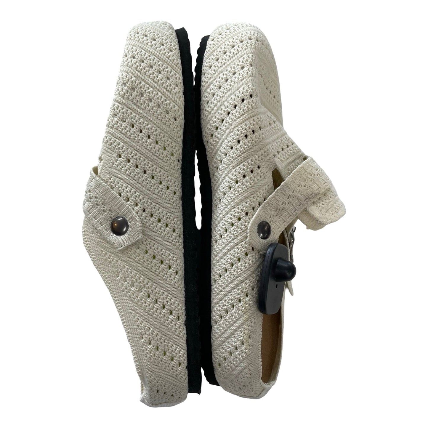 Shoes Flats By Clothes Mentor In Cream, Size:9.5
