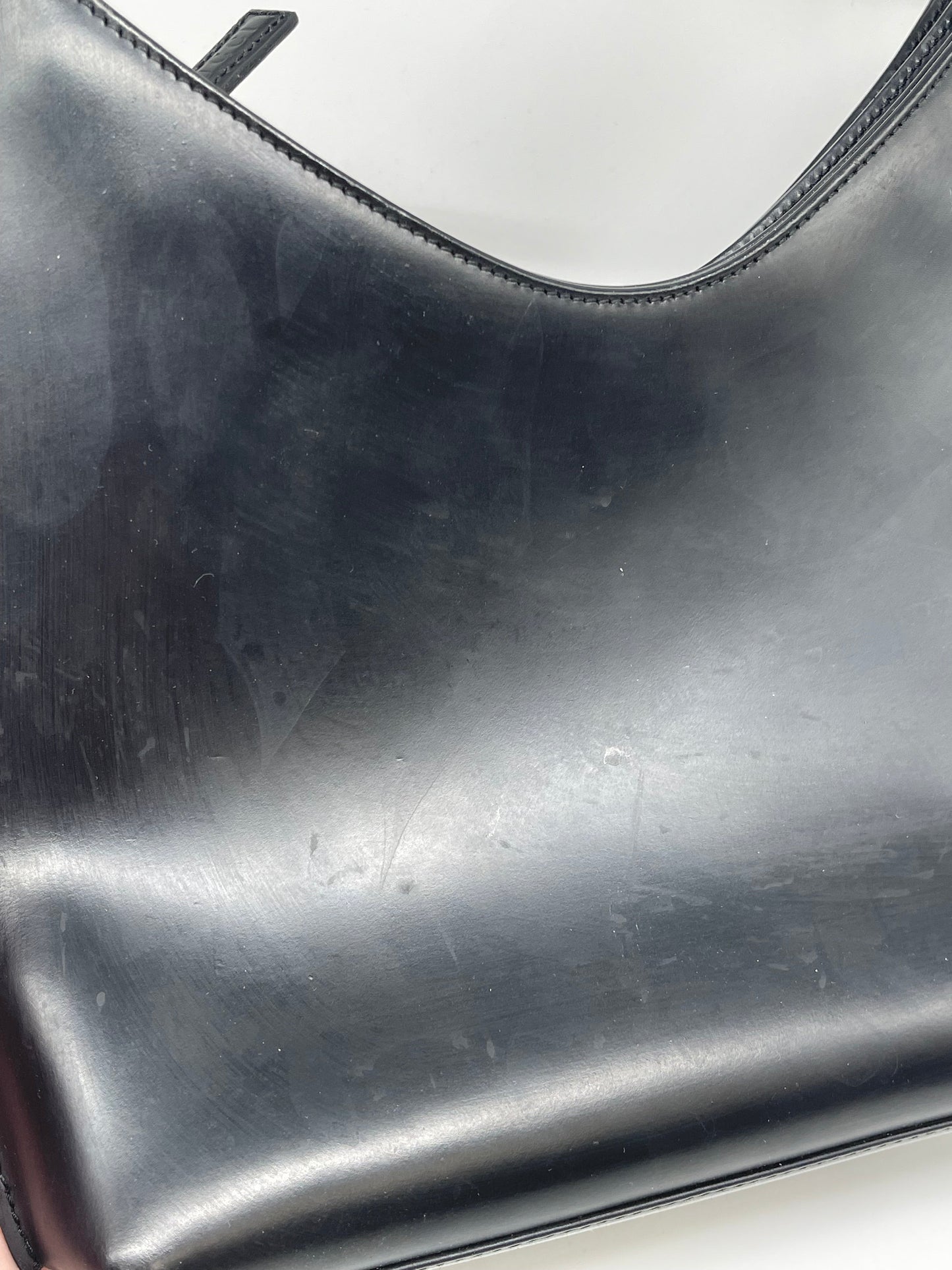 Handbag Luxury Designer By Gucci, Size: Medium