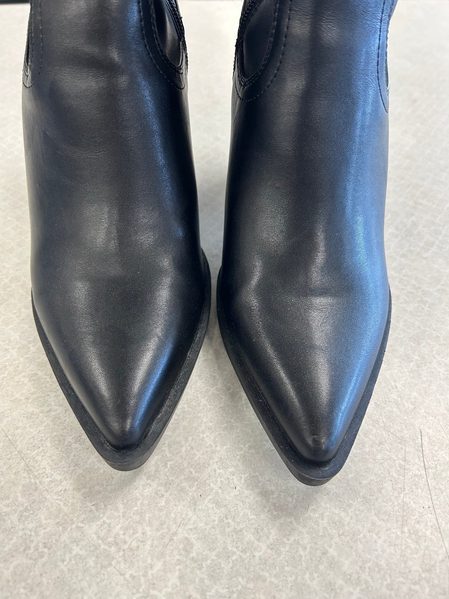 BOOTS ANKLE HEELS by FOREVER 21 In BLACK, Size: 8