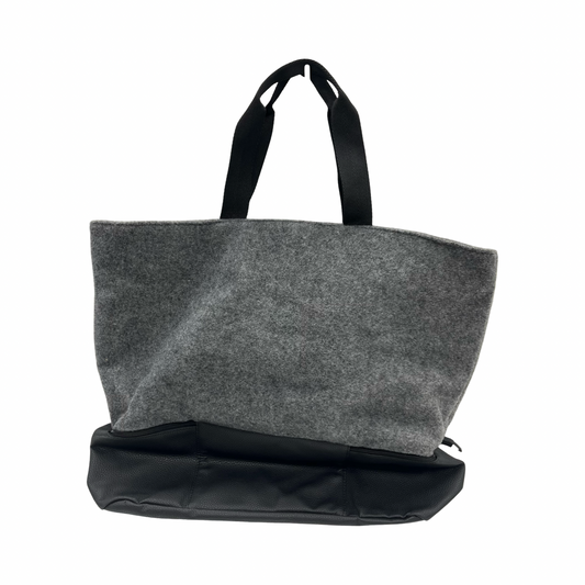 Tote By Clothes Mentor In Grey, Size:Large