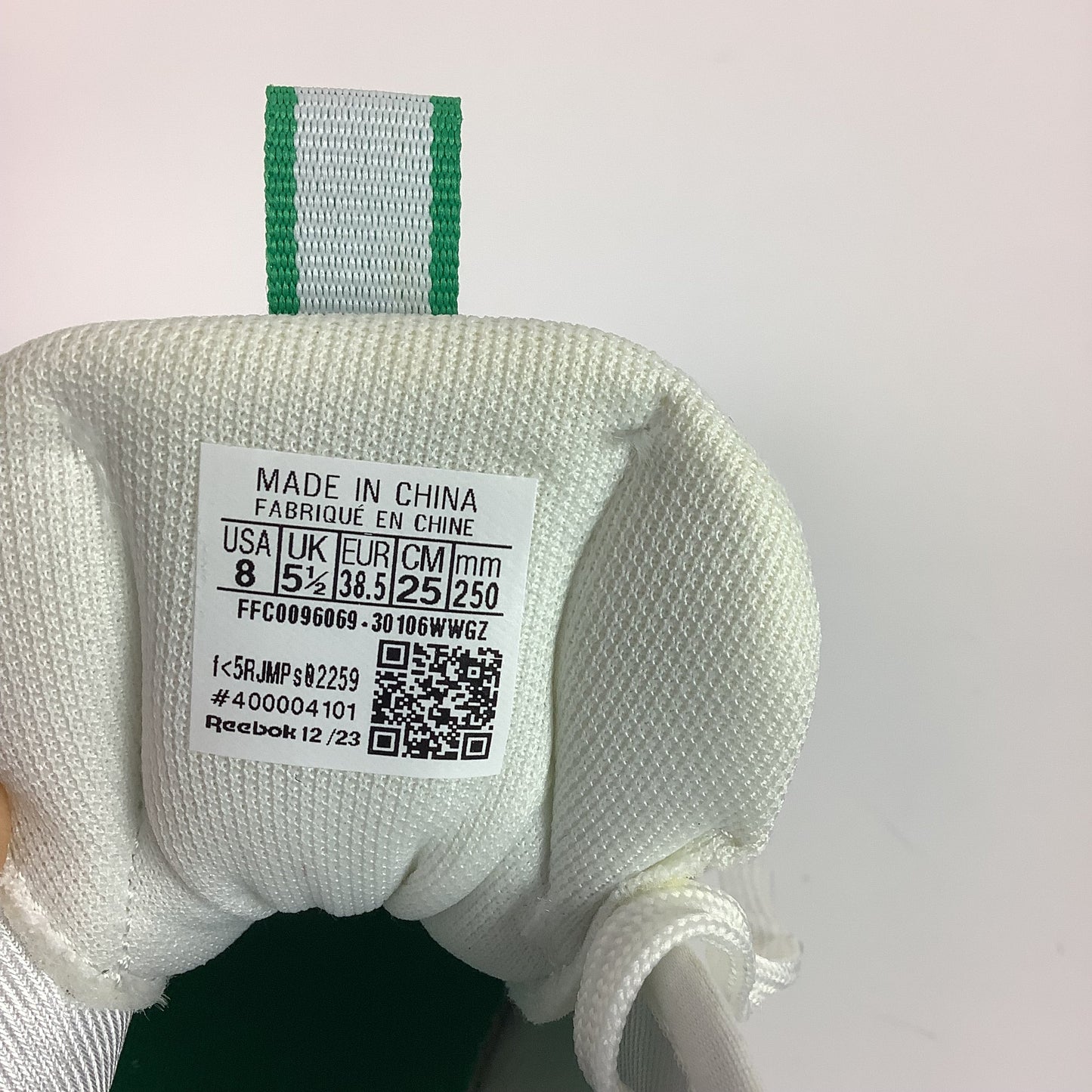 Shoes Athletic By Reebok In White, Size: 8