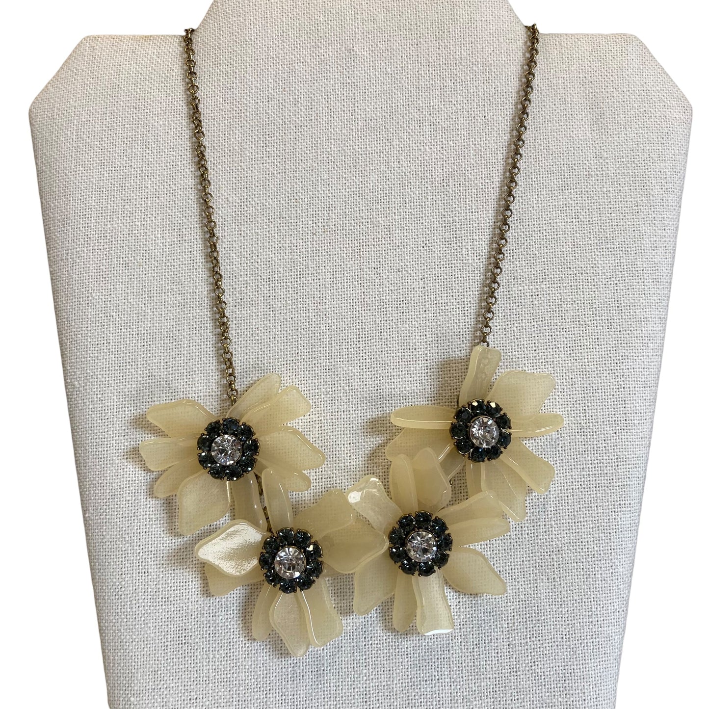 Necklace Statement In Cream