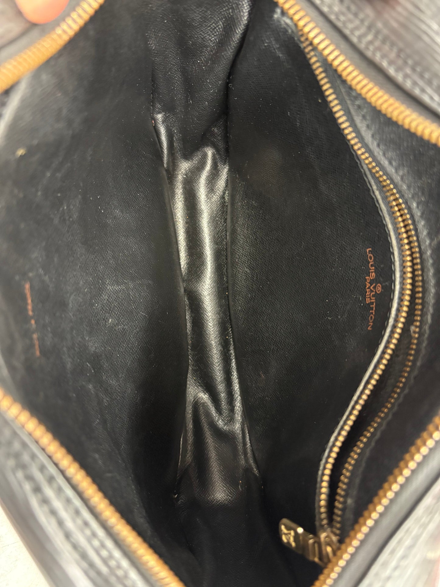 Crossbody Luxury Designer By Louis Vuitton, Size: Small