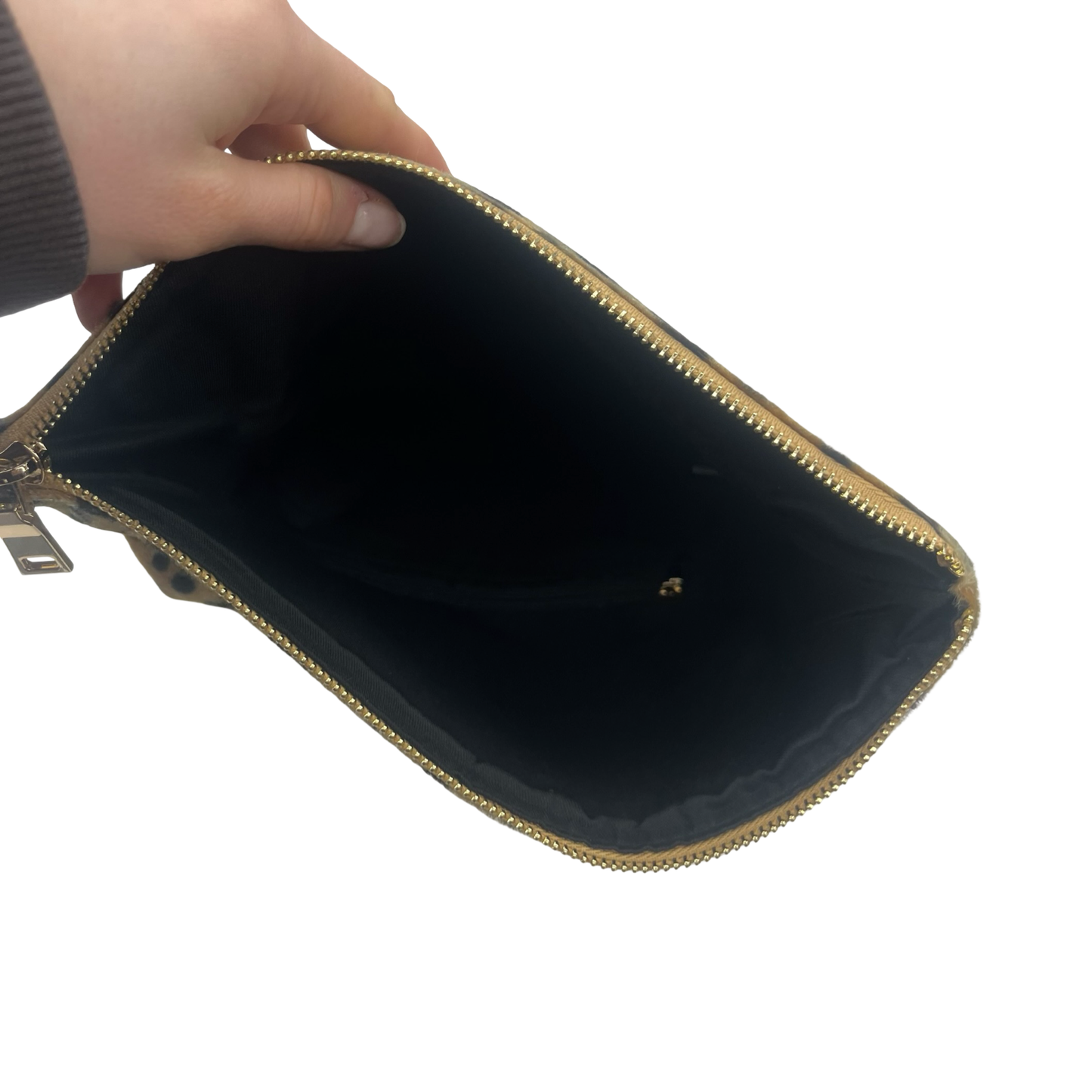 Clutch By Clothes Mentor In Animal Print, Size:Large