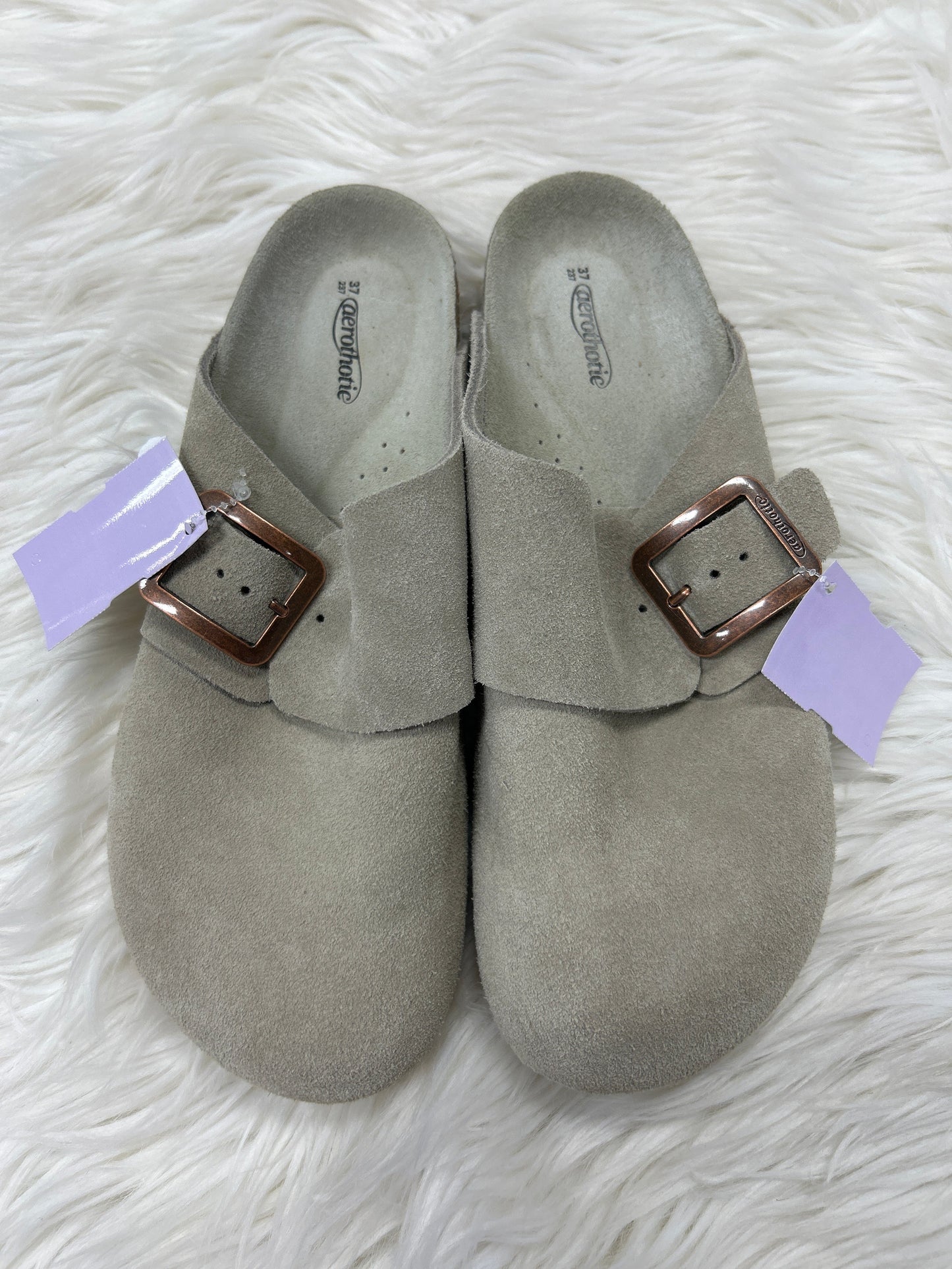 Shoes Flats By Clothes Mentor In Taupe, Size:6.5