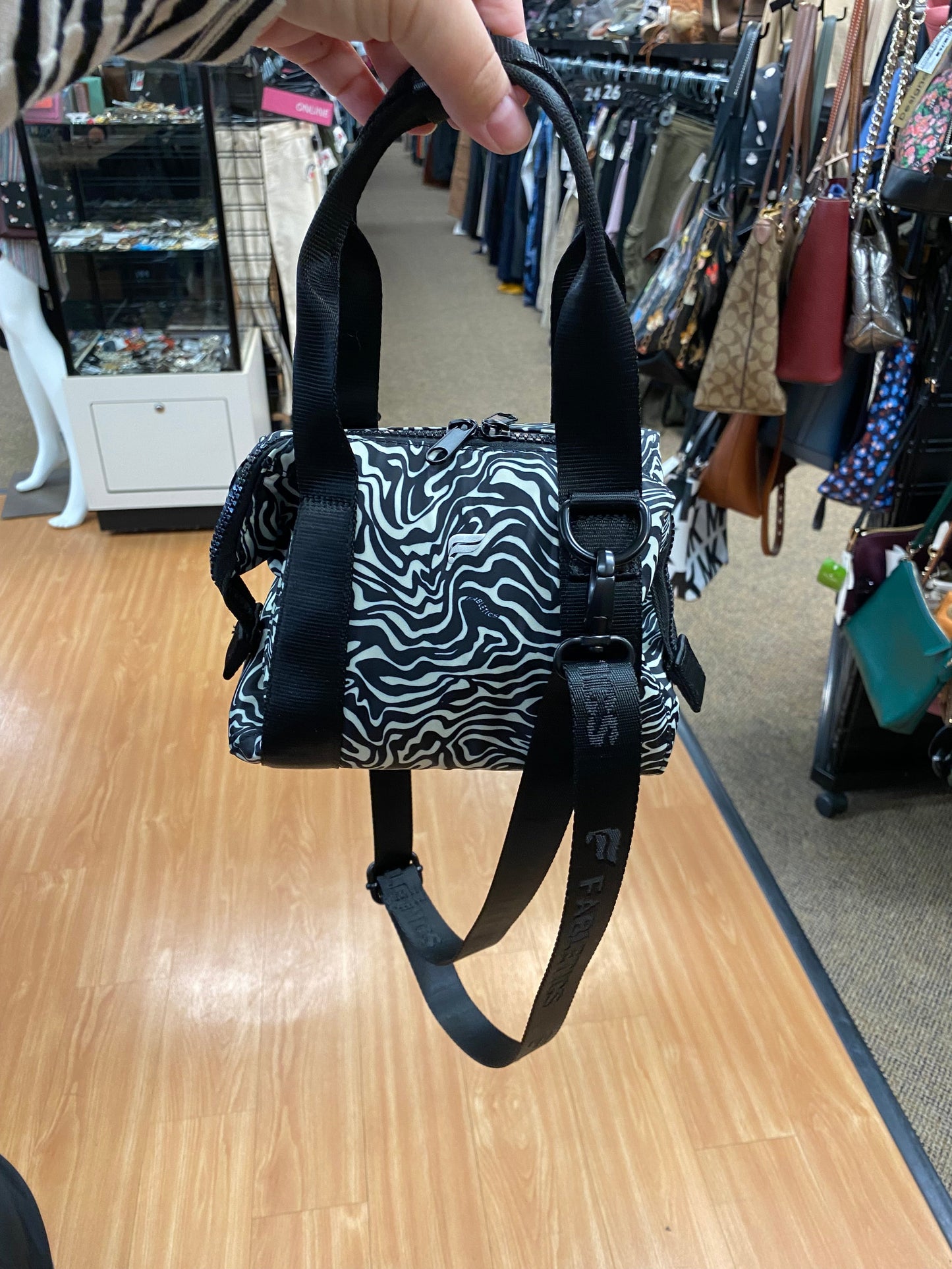 Handbag By Fabletics  Size: Medium