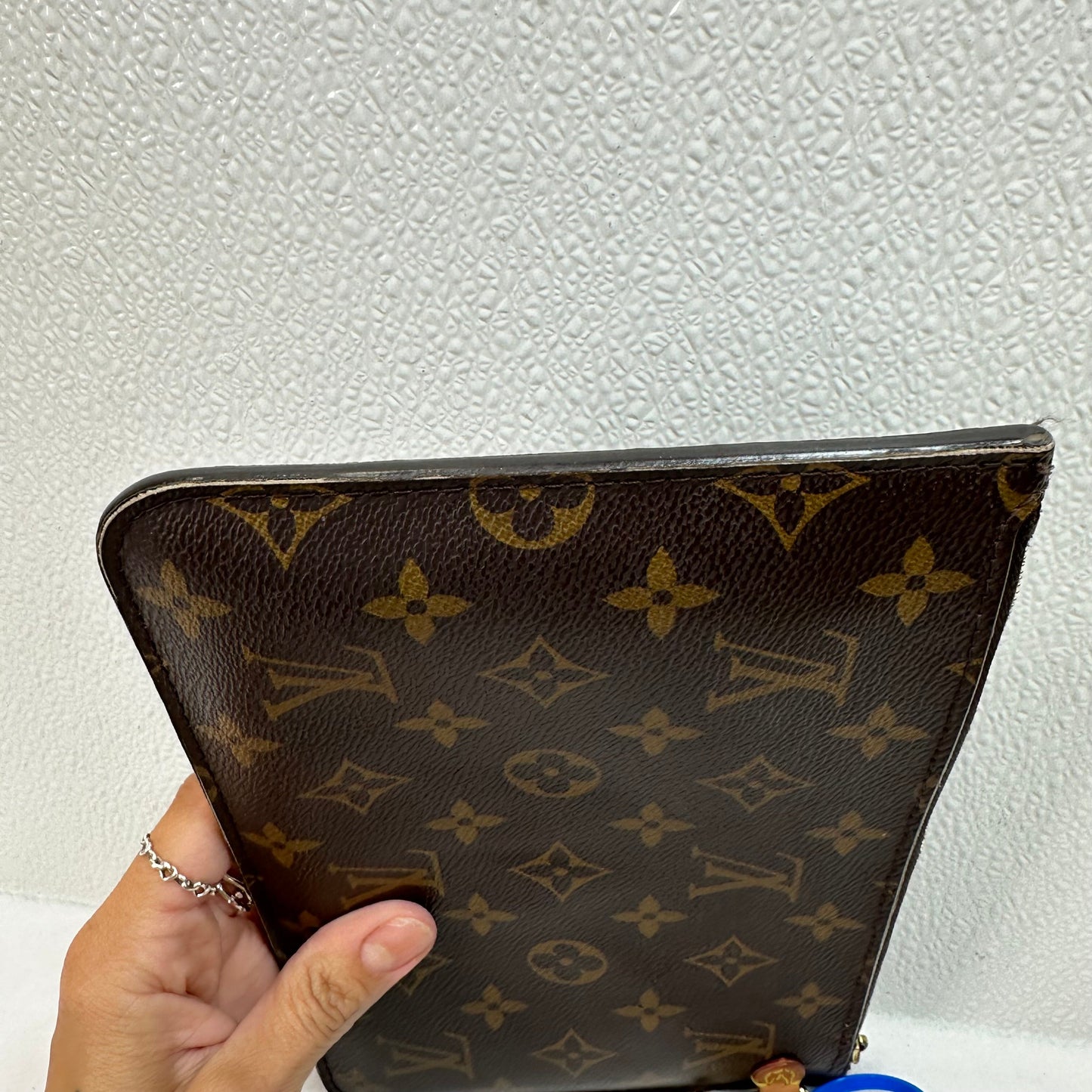 Wristlet Luxury Designer By Louis Vuitton, Size: Medium