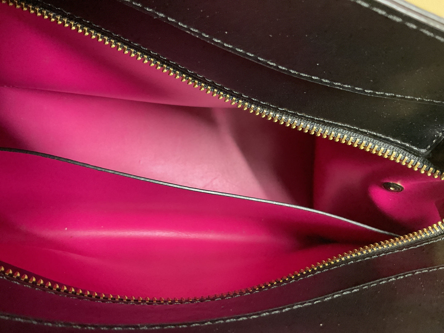 Handbag Designer By Kate Spade In Black & Pink, Size:Medium