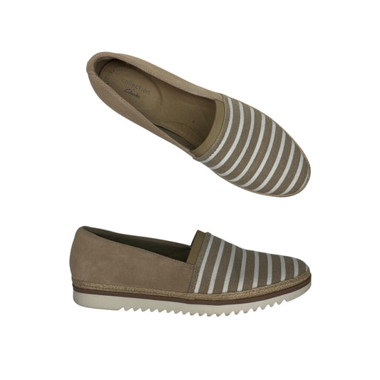 Shoes Flats By Clarks In Tan & White, Size:9