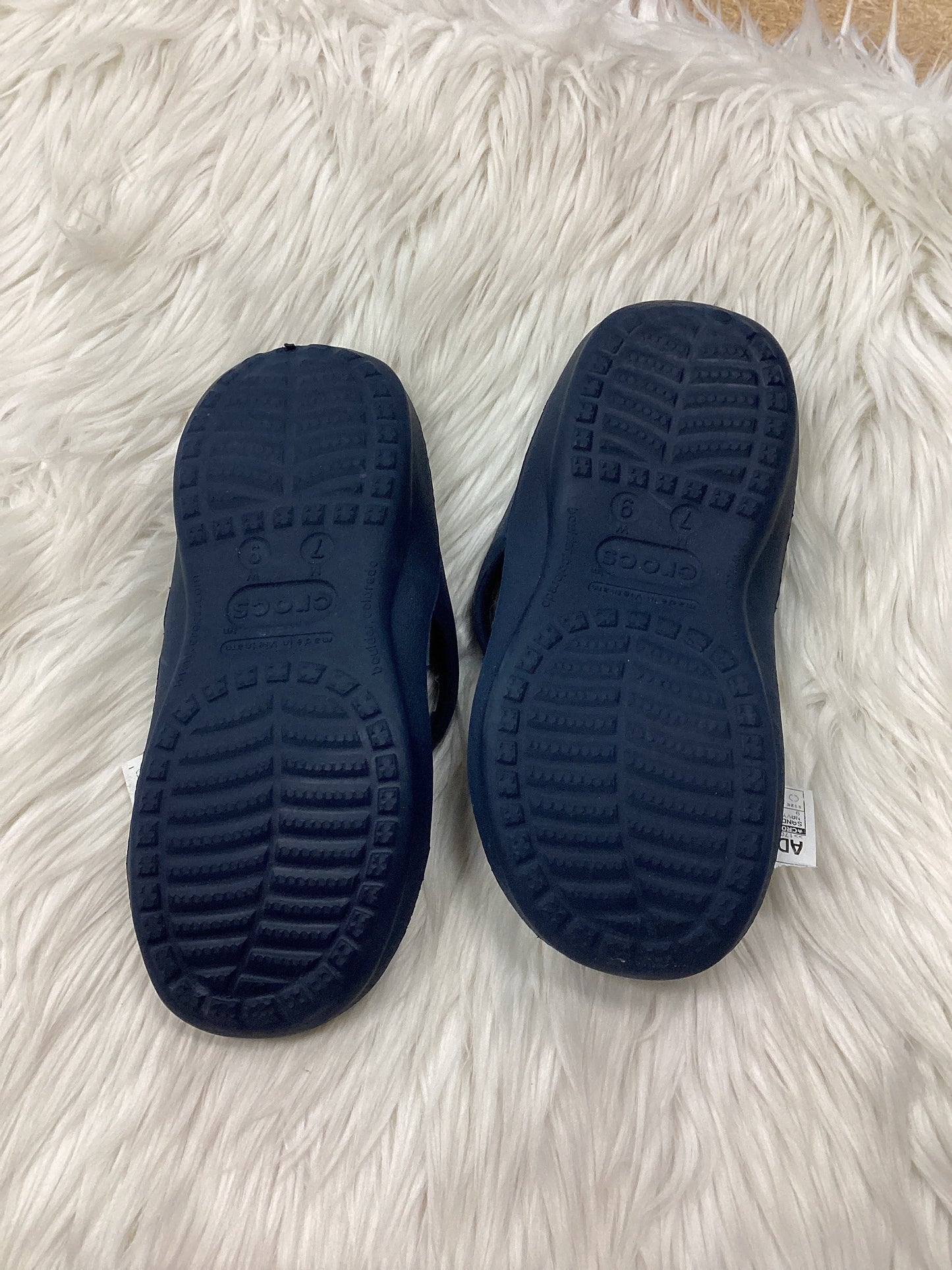 Sandals Flip Flops By Crocs In Navy, Size:9