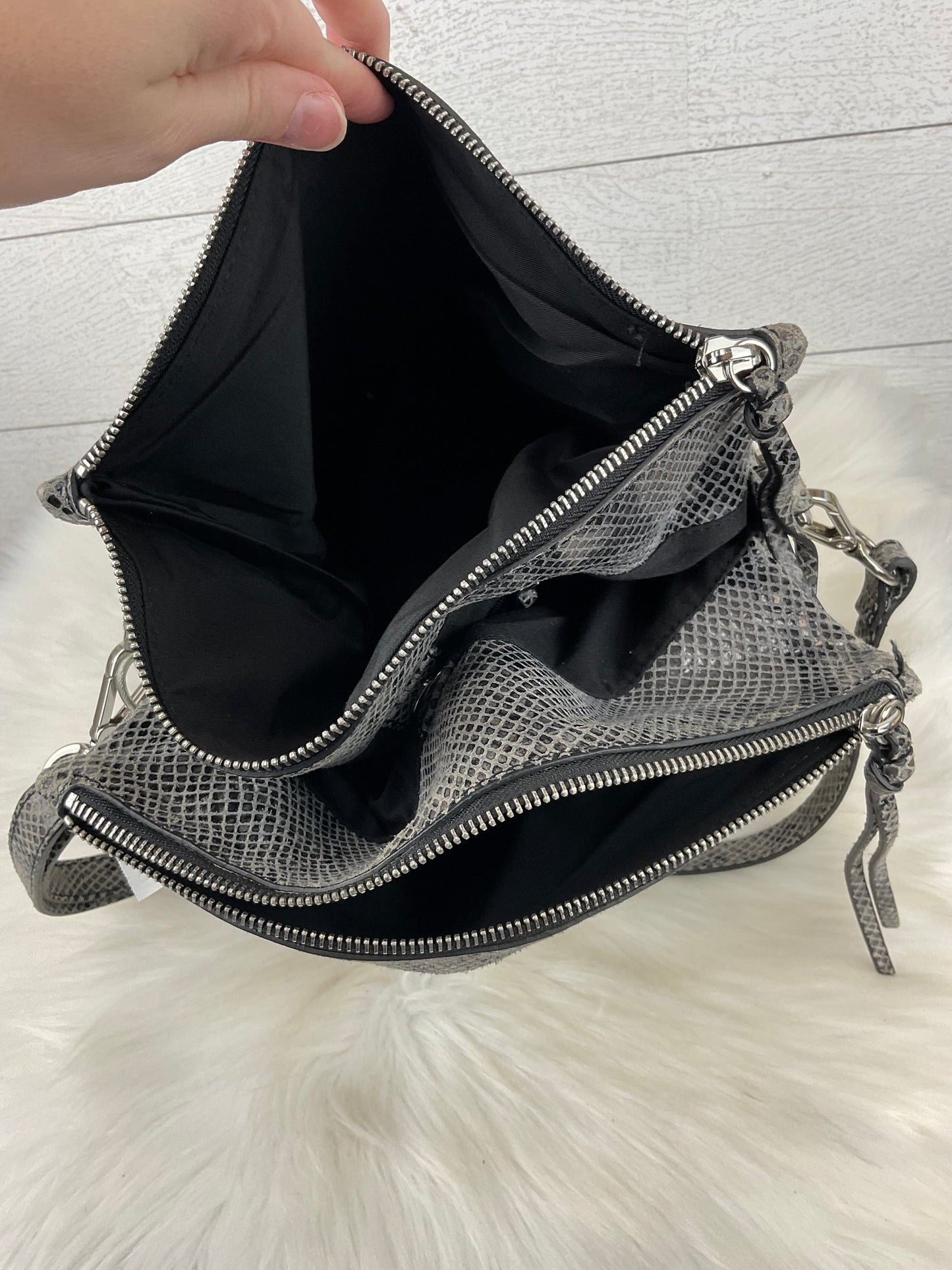 Crossbody By Margot, Size: Medium