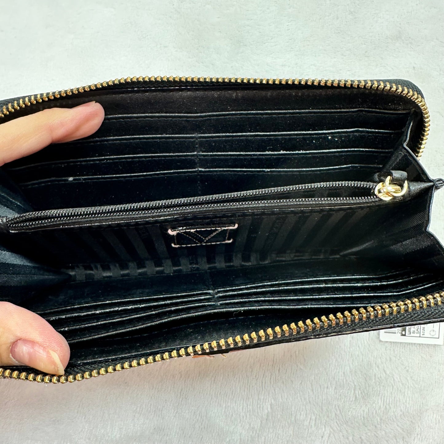 Wallet By Clothes Mentor, Size: Small