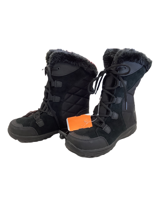 Boots Snow By Columbia  Size: 6