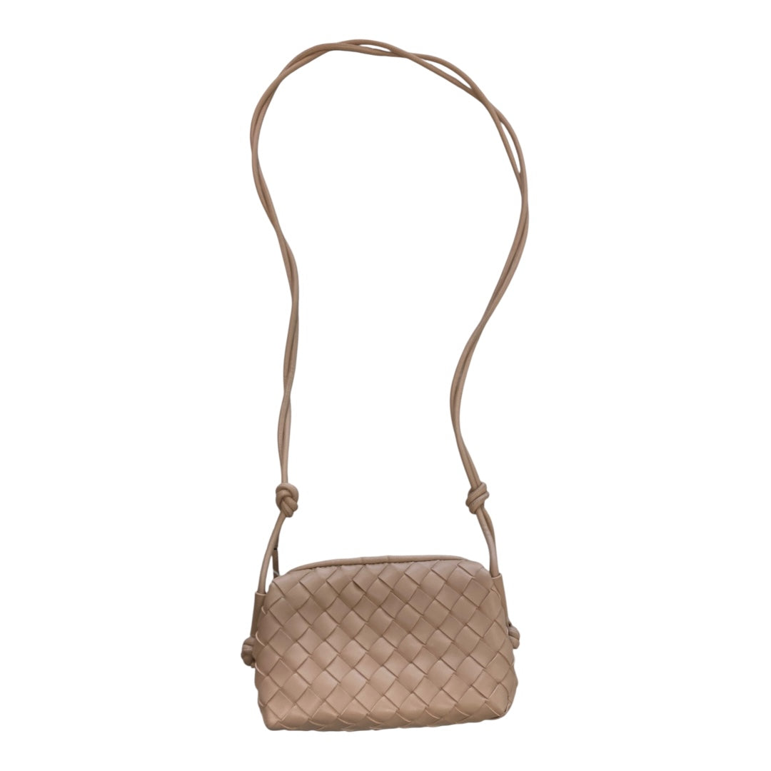 Handbag By Clothes Mentor In Tan, Size:Small