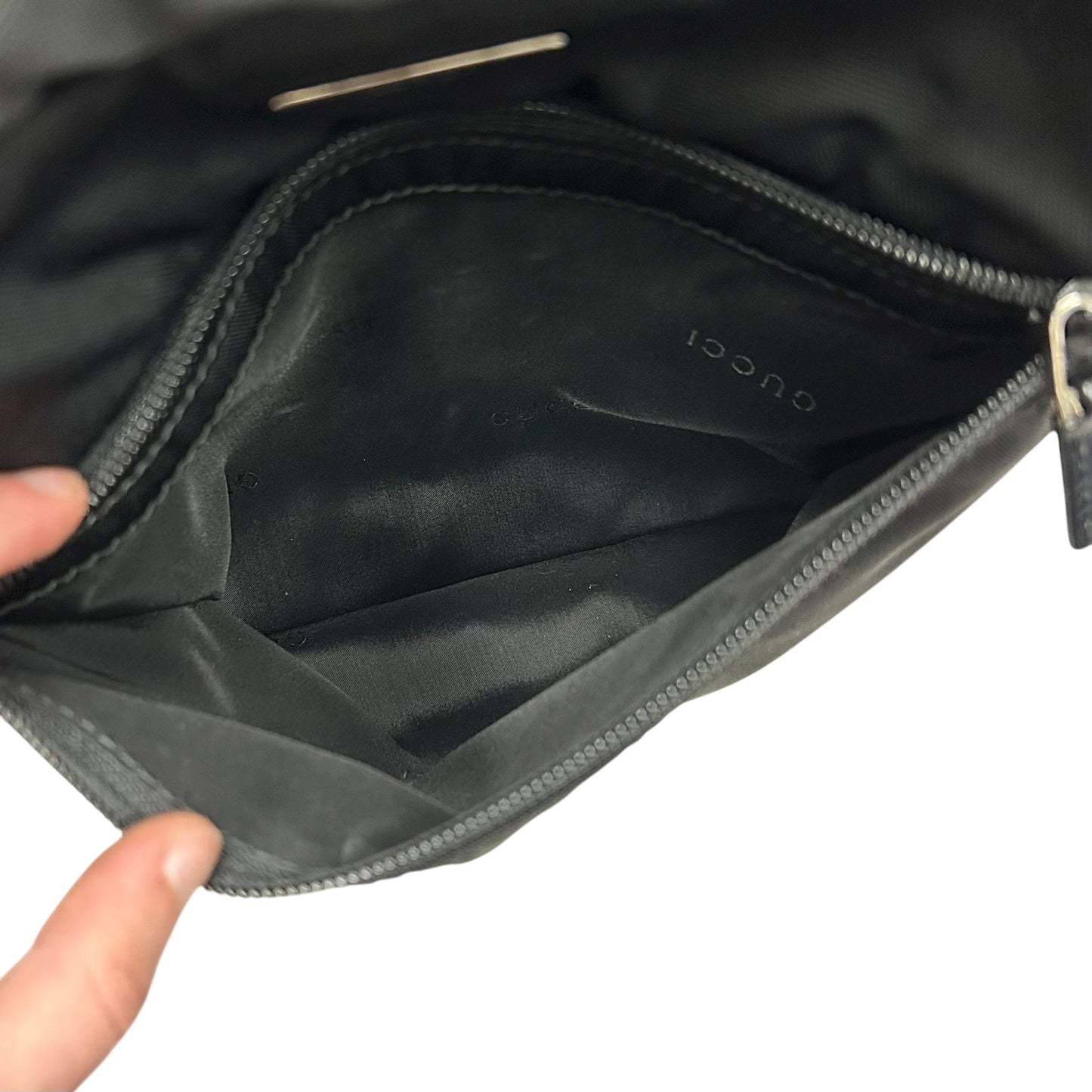 Crossbody Luxury Designer By Gucci, Size: Medium