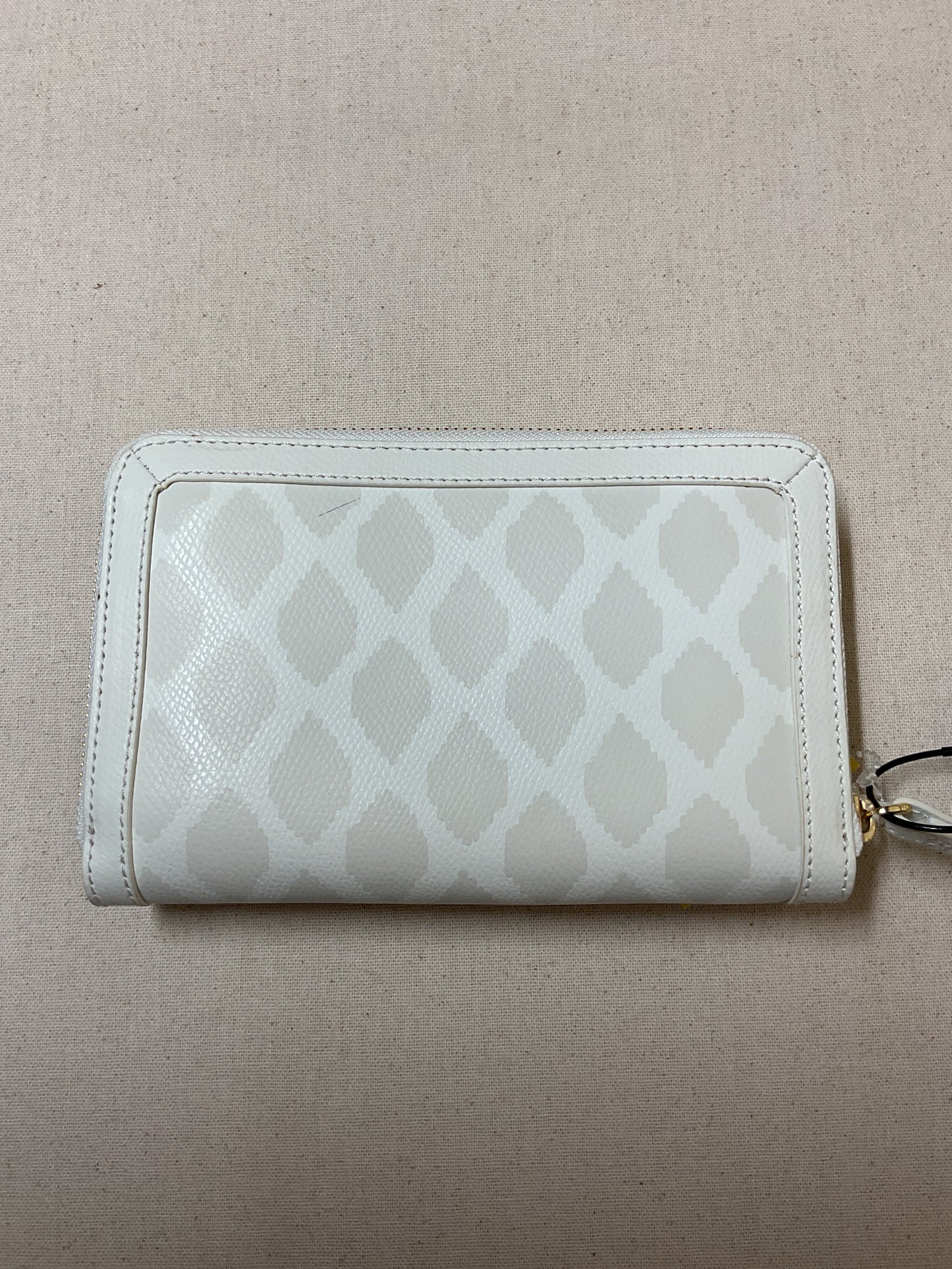 Wristlet By Vera Bradley In White, Size:Large