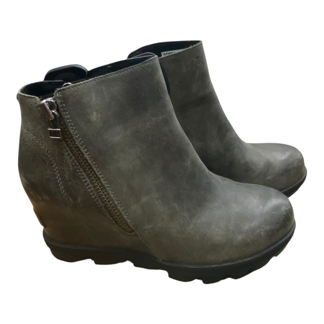 Boots Designer By Sorel In Green & Grey, Size:7