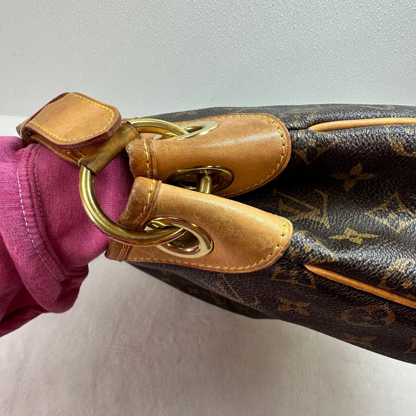 Galleria Handbag Luxury Designer By Louis Vuitton, Size: Medium