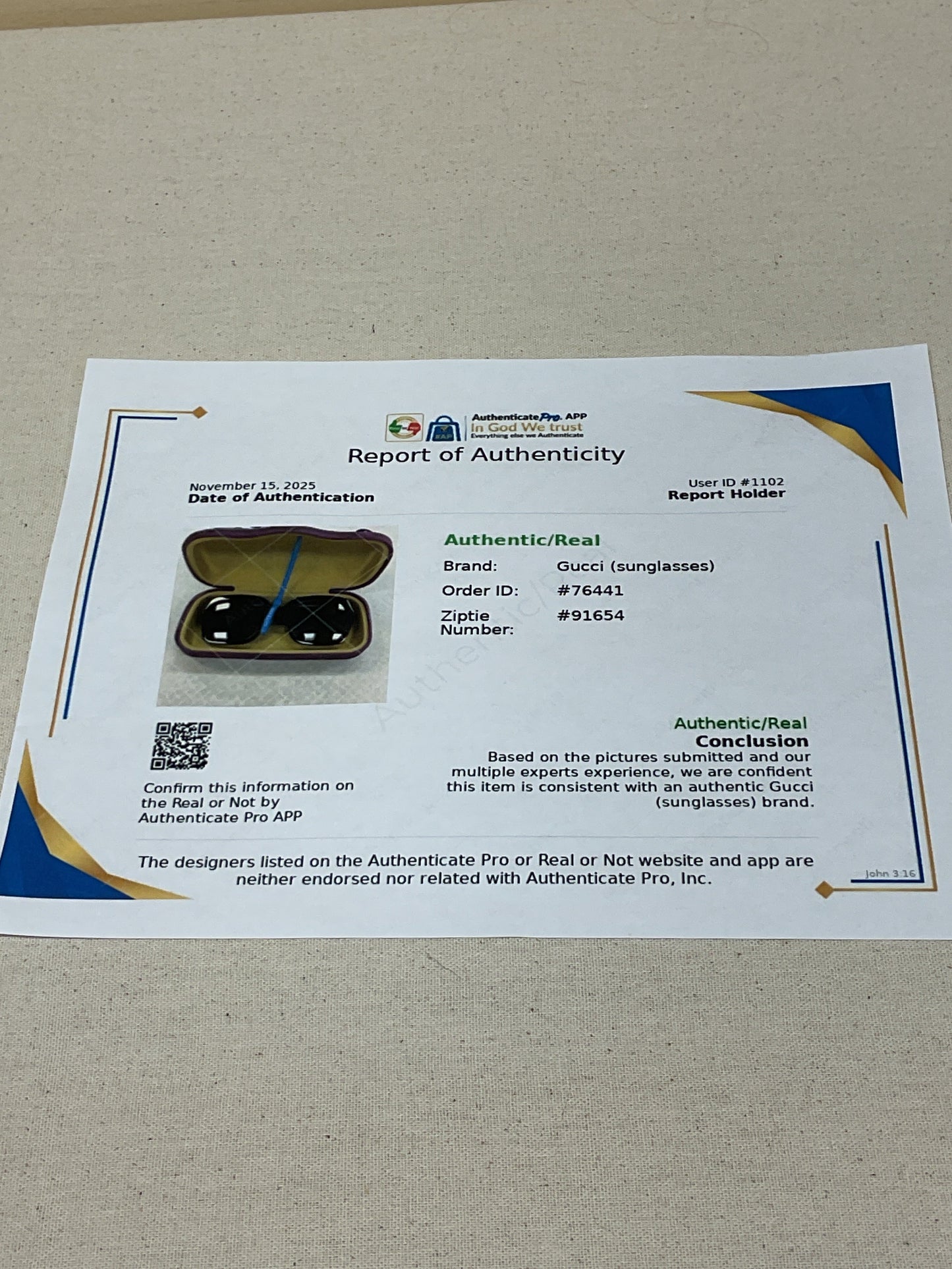 Sunglasses Luxury Designer By Gucci In Black & Green