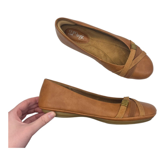 Shoes Flats By Sofft In Brown, Size:7