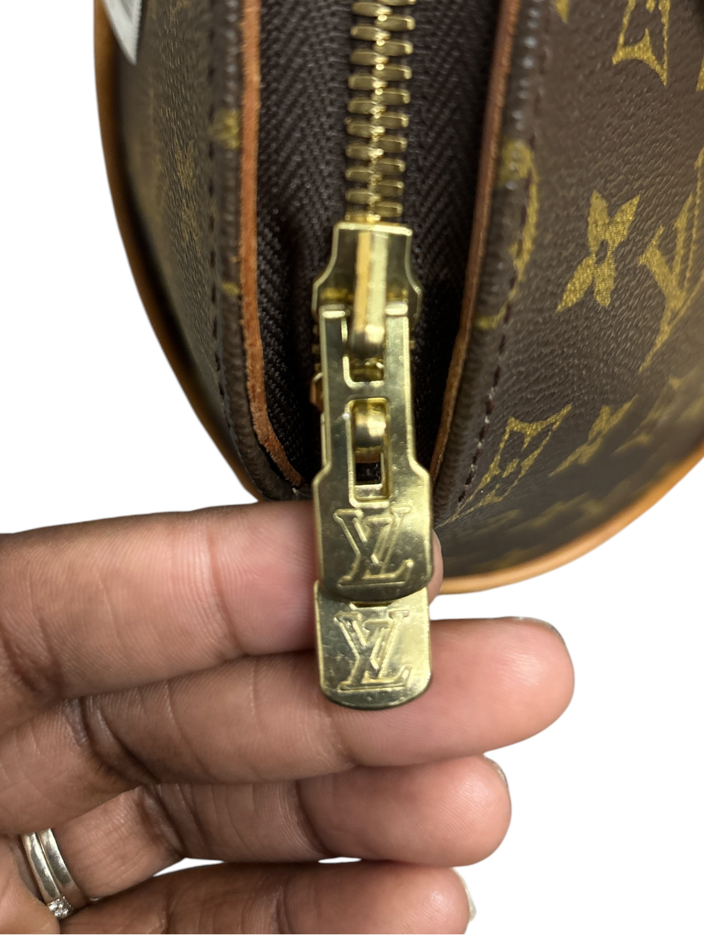 Handbag Luxury Designer By Louis Vuitton, Size: Medium Ellipse PM