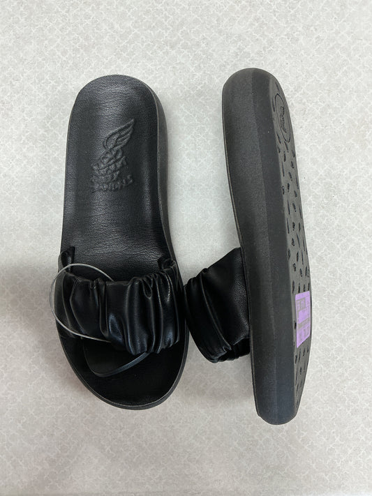 Sandals Flats By Clothes Mentor In Black, Size:6.5