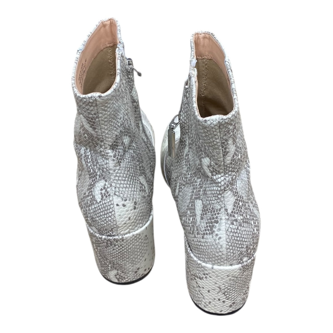 Boots Ankle Heels By Urban Outfitters In Snakeskin Print, Size:8