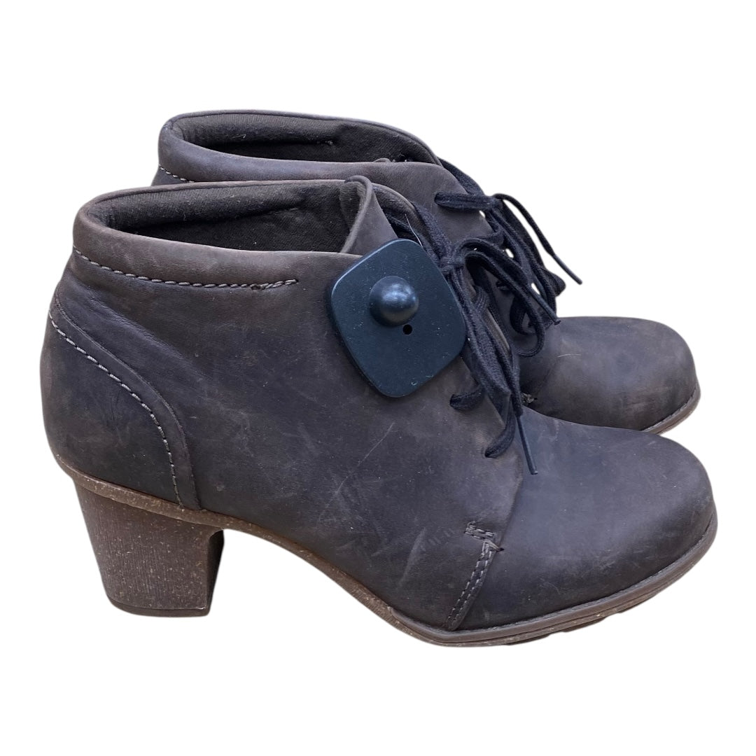 BOOTS ANKLE HEELS by CLARKS In BROWN, Size: 7.5