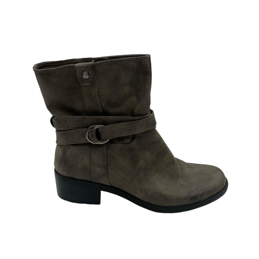 Boots Ankle Flats By Anne Klein In Taupe, Size:8