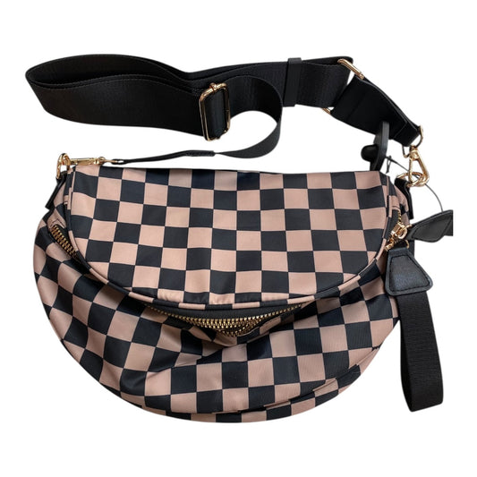 Crossbody By Clothes Mentor In Checkered Pattern, Size:Medium