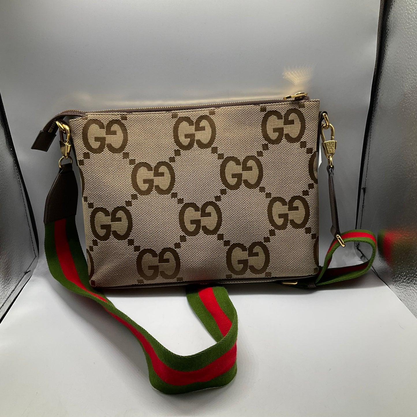 Crossbody Luxury Designer By Gucci, Size: Medium