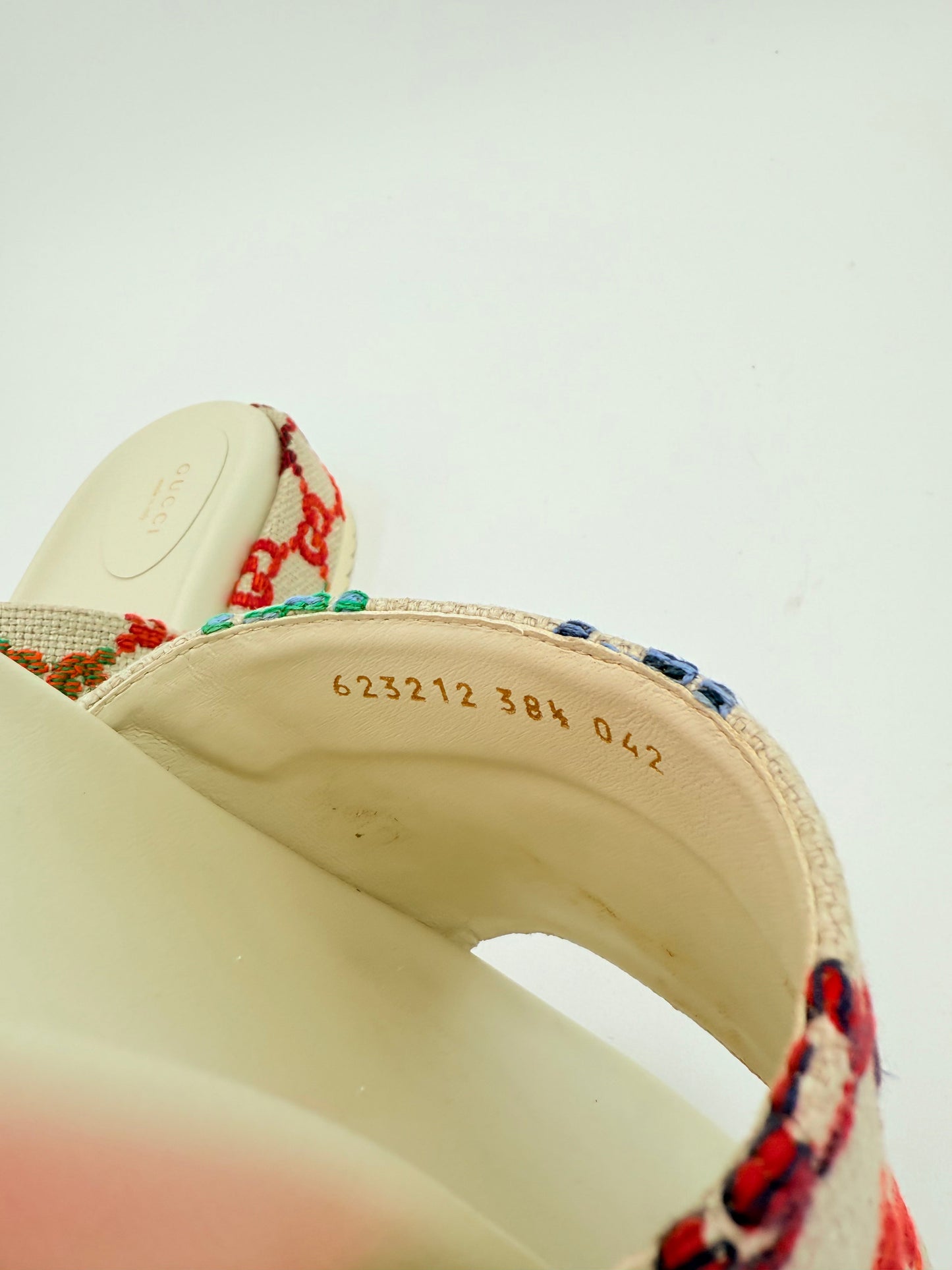 Sandals Luxury Designer By Gucci In Multi, Size:8.5