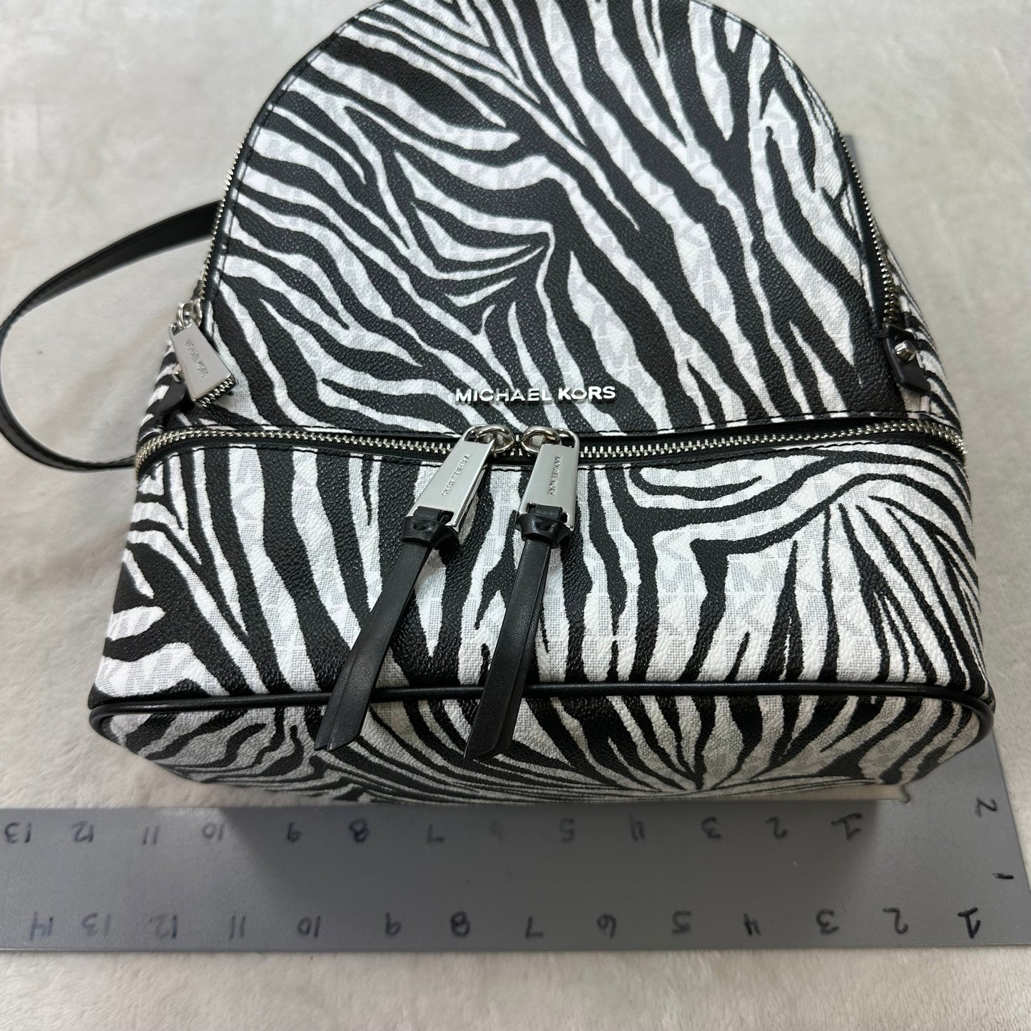 Backpack Designer By Michael Kors, Size: Medium