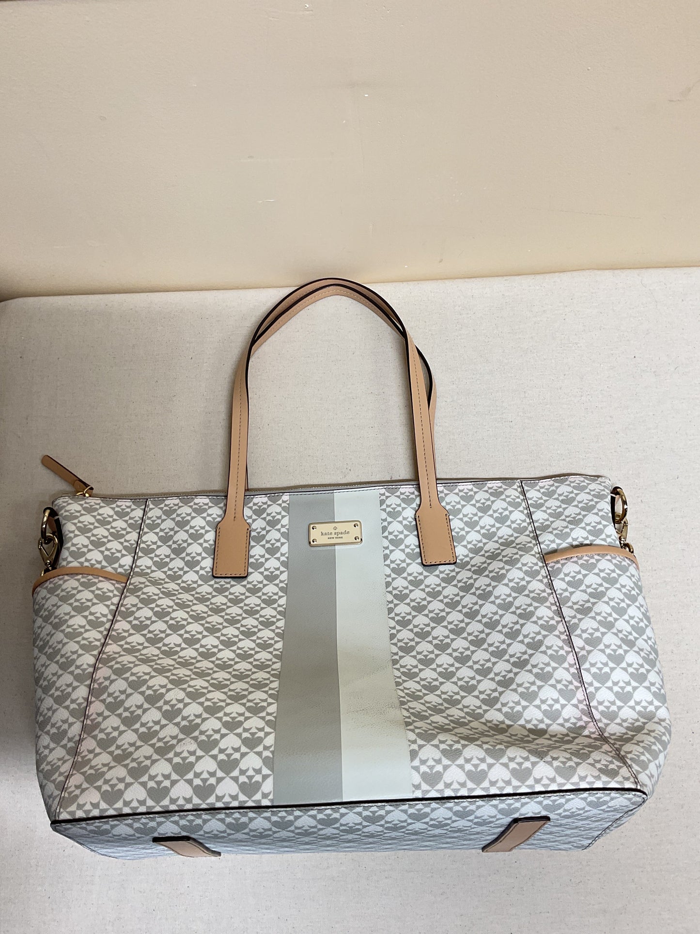 Diaper Bag Designer By Kate Spade In Grey & White, Size:Large