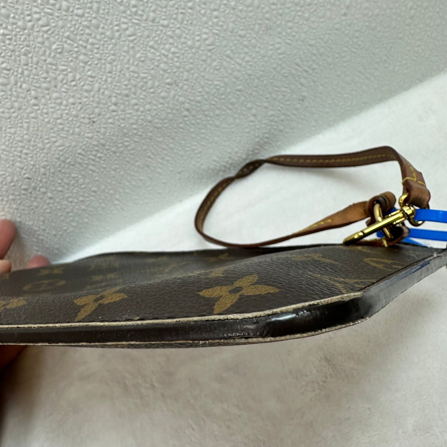 Wristlet Luxury Designer By Louis Vuitton, Size: Medium