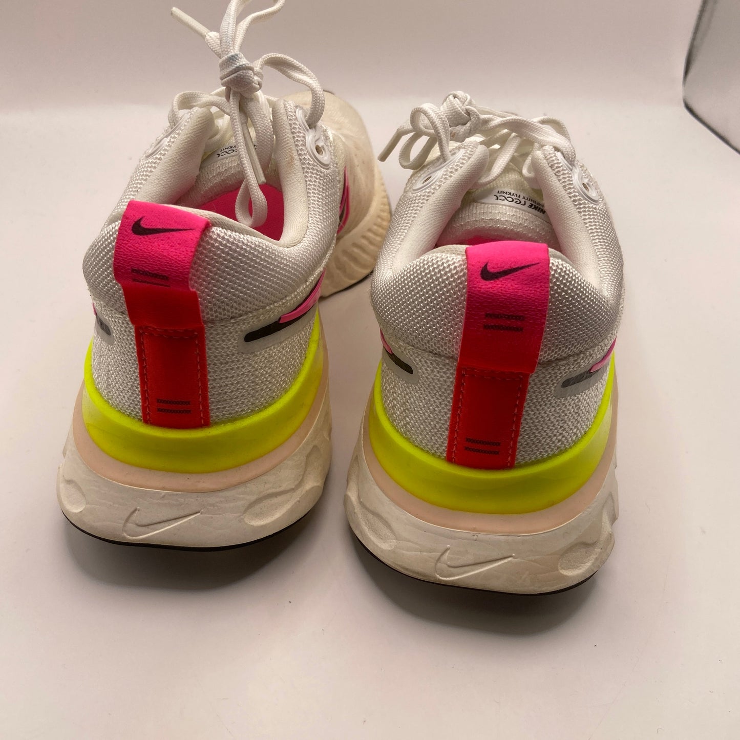 Shoes Athletic By Nike In Cream, Size: 9.5