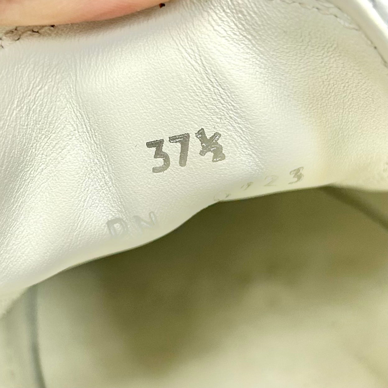 Shoes Luxury Designer By Givenchy In Pink & White, Size: 7